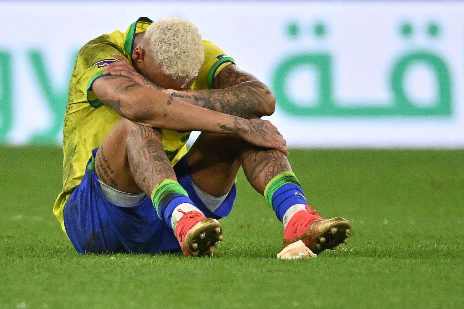 Pele urges Neymar to 'keep inspiring us' after Brazil World Cup exit -  Jamaica Observer